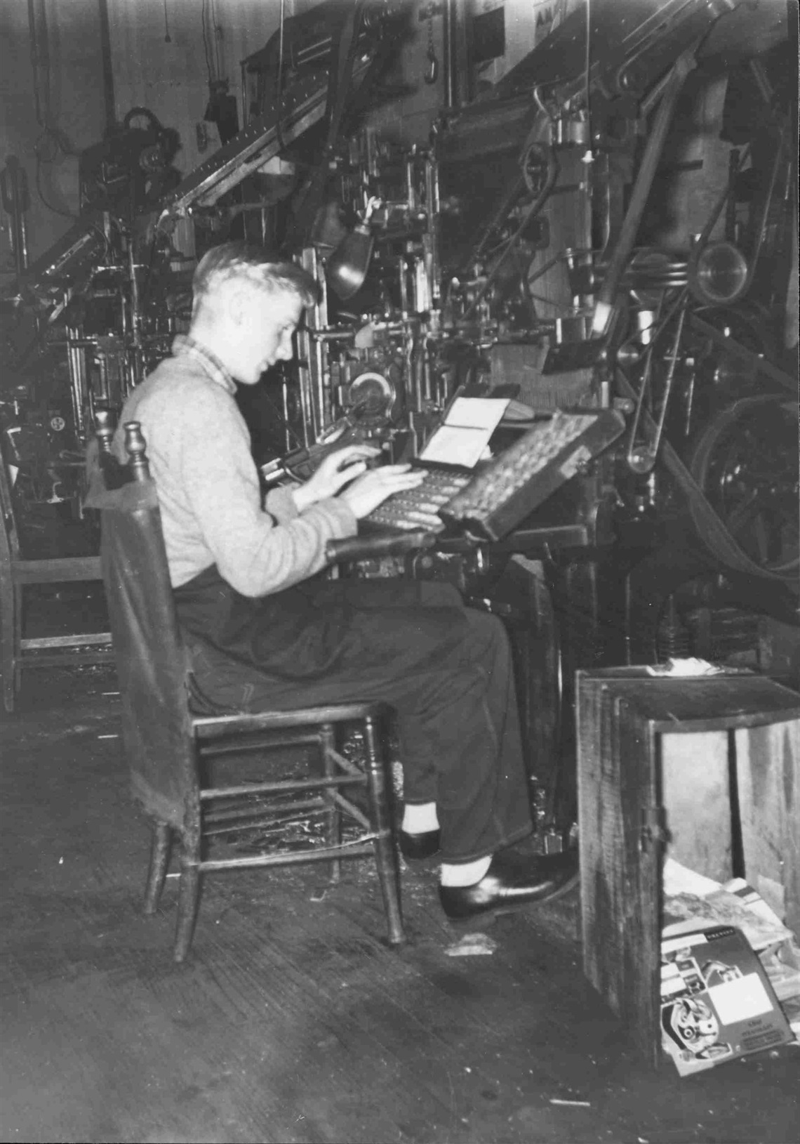 9687John-Wealleans-at-linotype-machine-The-Oamaru-Mail-Tyne-Street-c.-early-1960.jpg